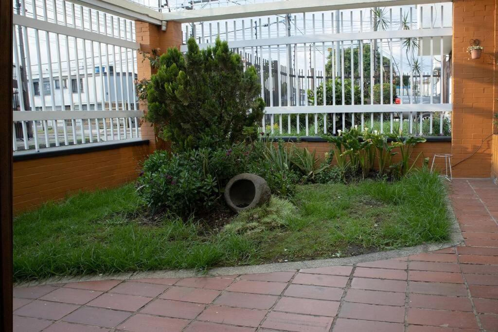 Habitación Privada. Cozy En Bogota. Amplia *